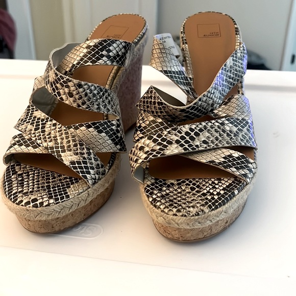 14th & Union wedge sandals in a sz. 9 - Picture 1 of 4